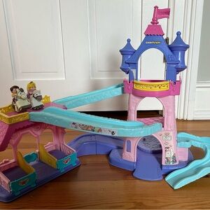 Fisher Price Little People Disney Princess Klip Klop Castle StablePlayset w 2 LP